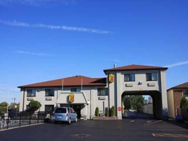 Super 8 By Wyndham Niagara Falls Exterior photo