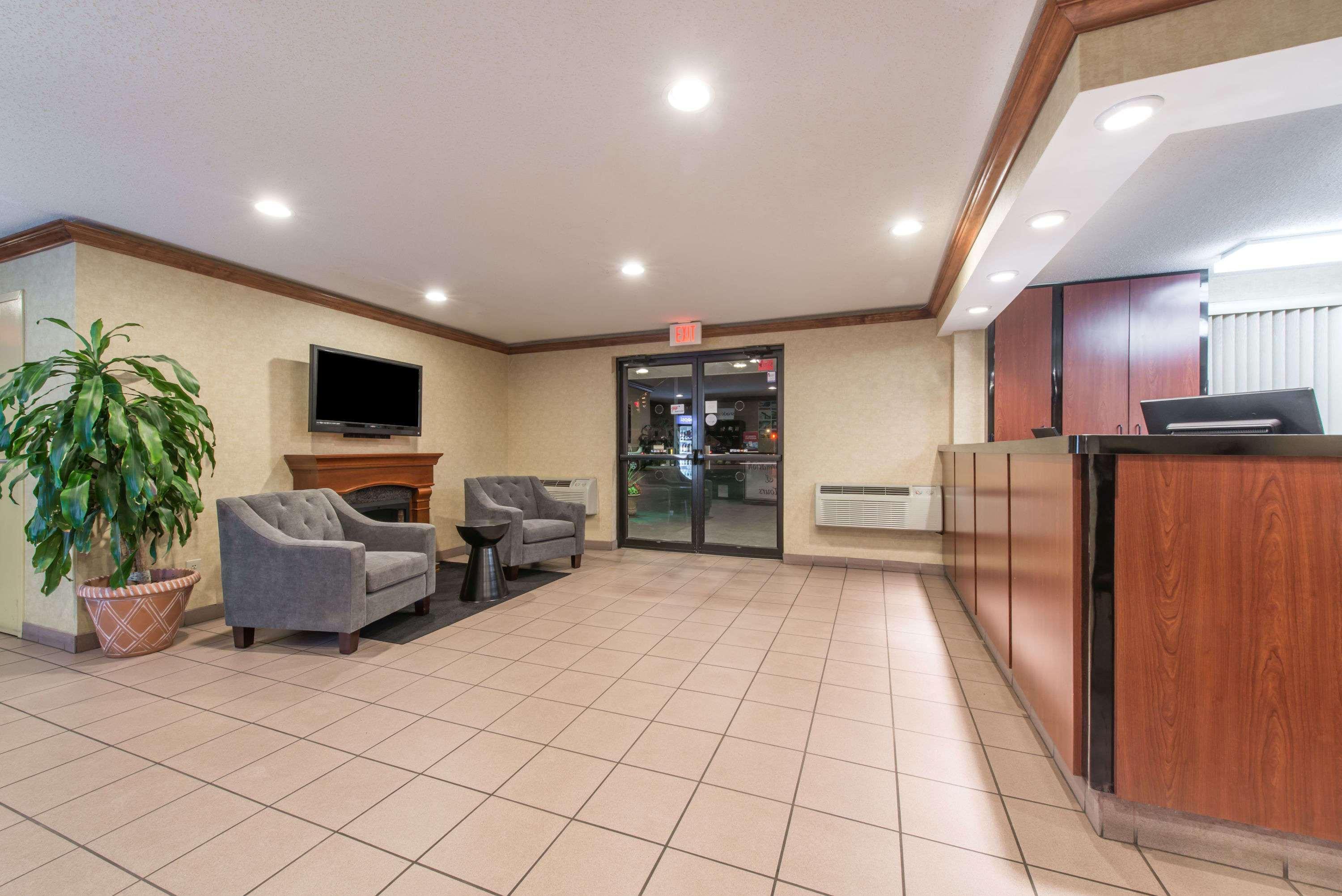 Super 8 By Wyndham Niagara Falls Exterior photo