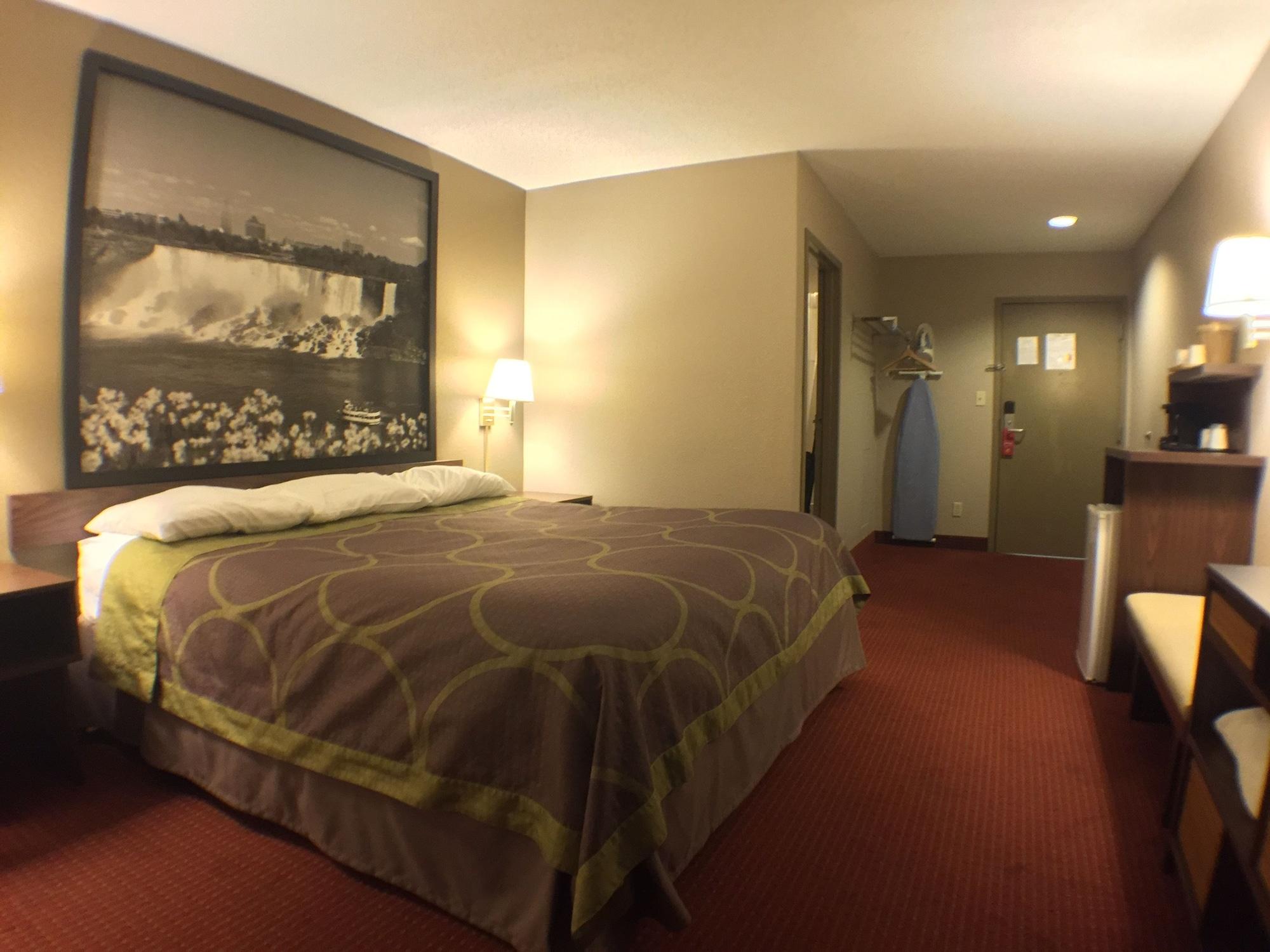 Super 8 By Wyndham Niagara Falls Exterior photo