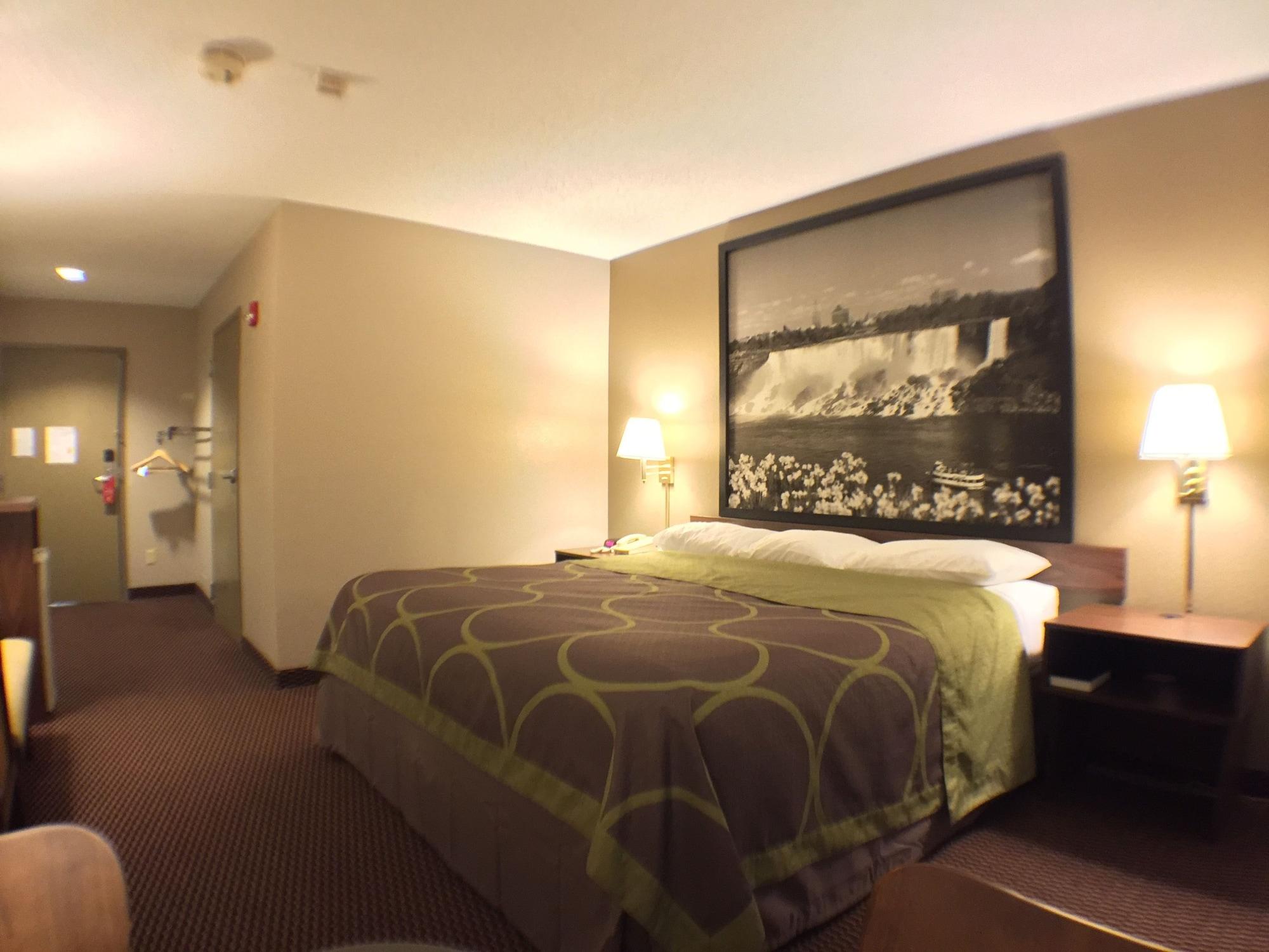 Super 8 By Wyndham Niagara Falls Exterior photo