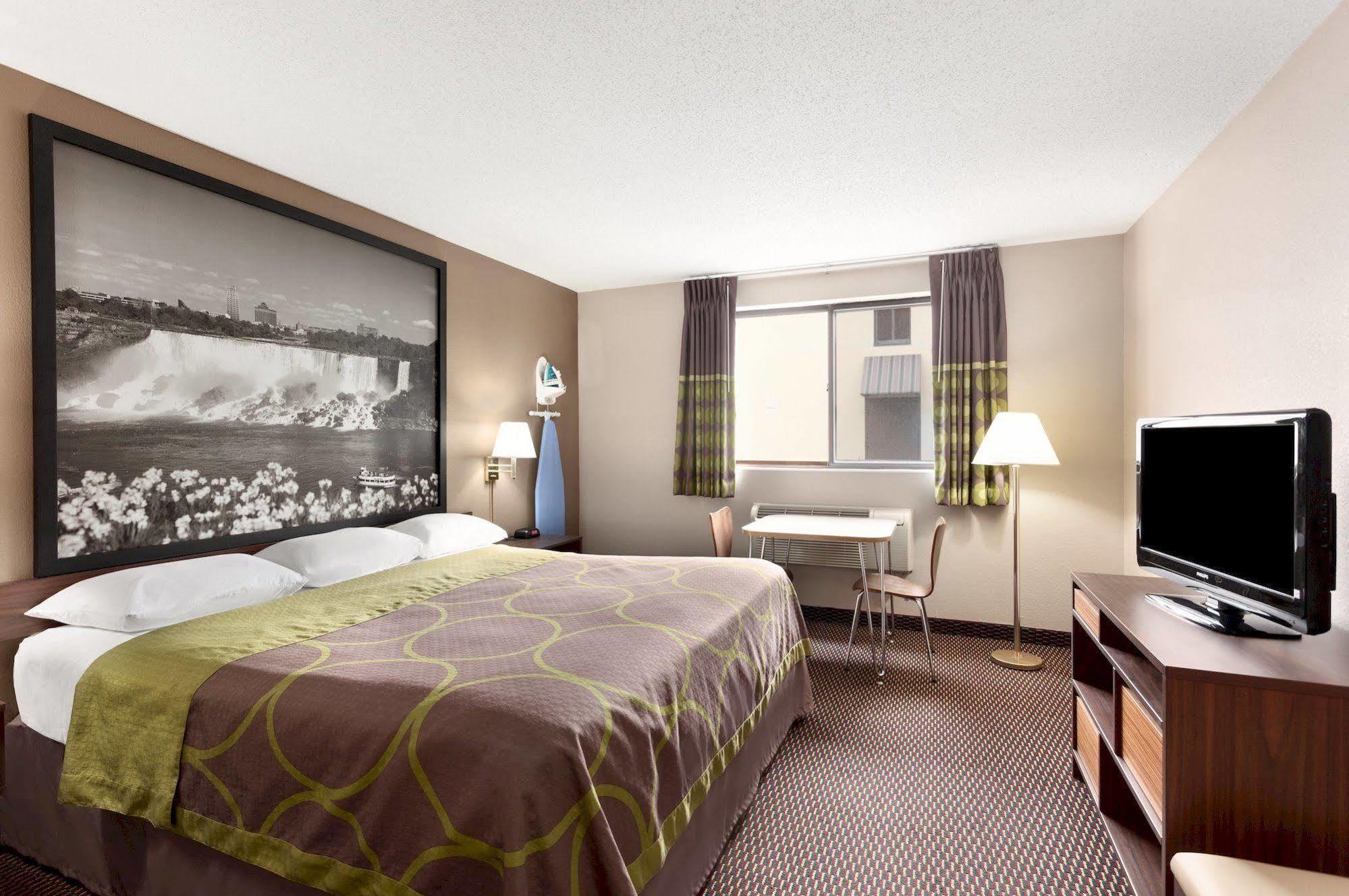 Super 8 By Wyndham Niagara Falls Exterior photo
