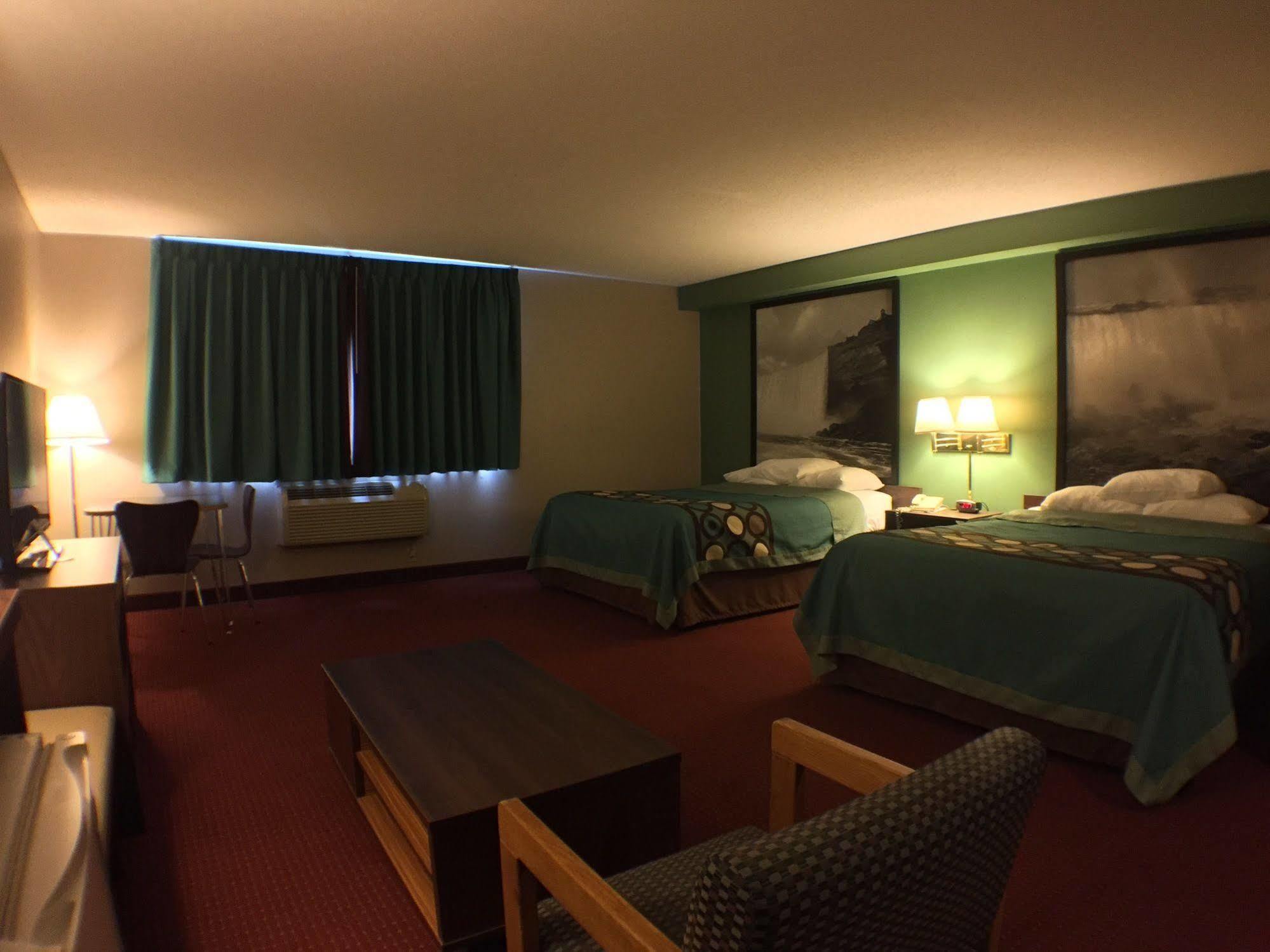 Super 8 By Wyndham Niagara Falls Exterior photo
