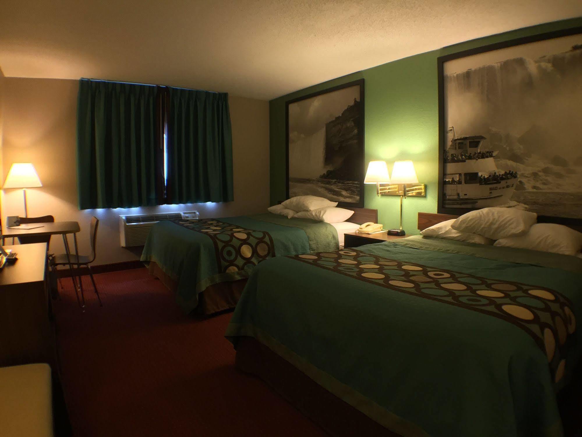 Super 8 By Wyndham Niagara Falls Exterior photo